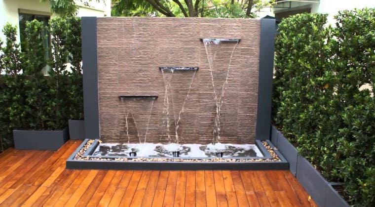 fuente para colgar en pared